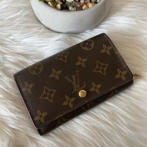 LOUIS VUITTON BIFOLD MONOGRAM WALLET